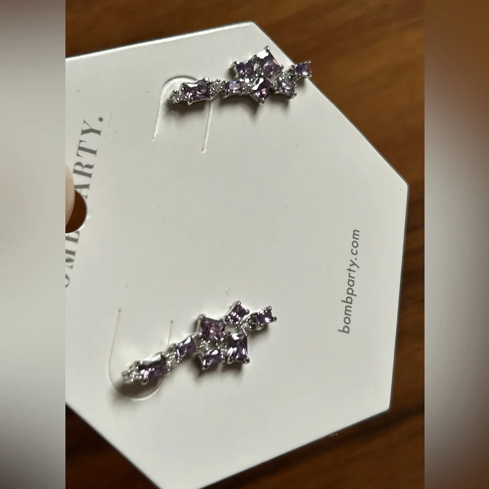 Bomb Party beautiful earrings